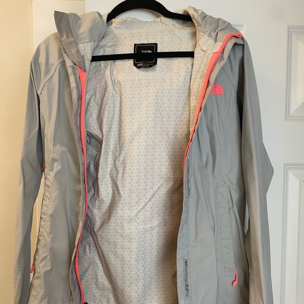 NORTH FACE RAIN JACKET
